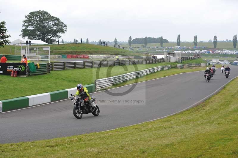 Mallory park Leicestershire;Mallory park photographs;Motorcycle action photographs;classic bikes;event digital images;eventdigitalimages;mallory park;no limits trackday;peter wileman photography;vintage bikes;vintage motorcycles;vmcc festival 1000 bikes