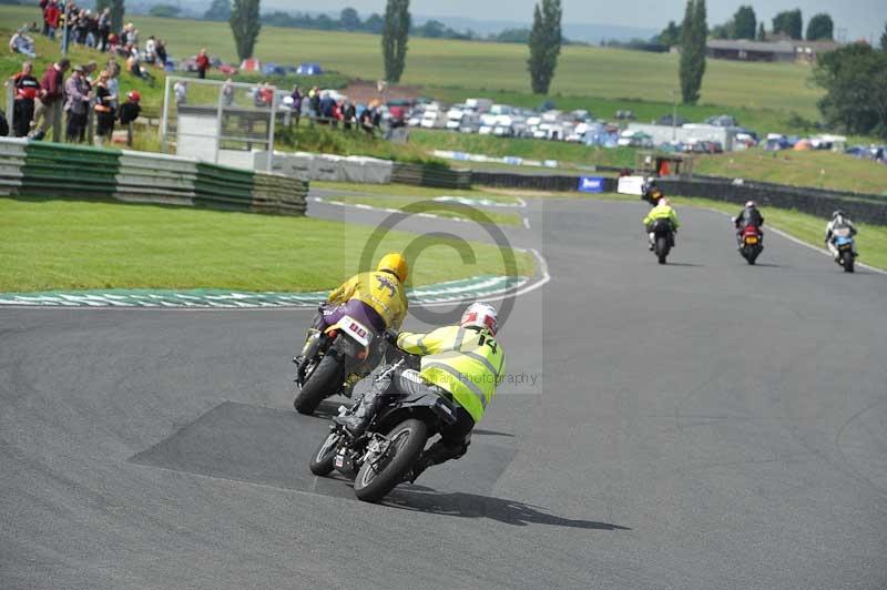 Mallory park Leicestershire;Mallory park photographs;Motorcycle action photographs;classic bikes;event digital images;eventdigitalimages;mallory park;no limits trackday;peter wileman photography;vintage bikes;vintage motorcycles;vmcc festival 1000 bikes