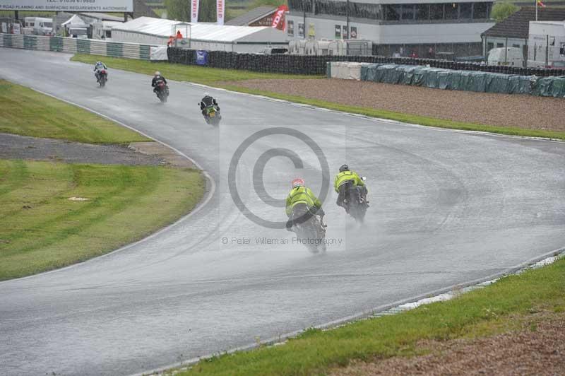 Mallory park Leicestershire;Mallory park photographs;Motorcycle action photographs;classic bikes;event digital images;eventdigitalimages;mallory park;no limits trackday;peter wileman photography;vintage bikes;vintage motorcycles;vmcc festival 1000 bikes