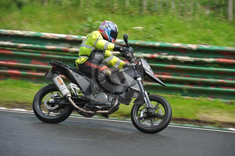 Mallory park Leicestershire;Mallory park photographs;Motorcycle action photographs;classic bikes;event digital images;eventdigitalimages;mallory park;no limits trackday;peter wileman photography;vintage bikes;vintage motorcycles;vmcc festival 1000 bikes