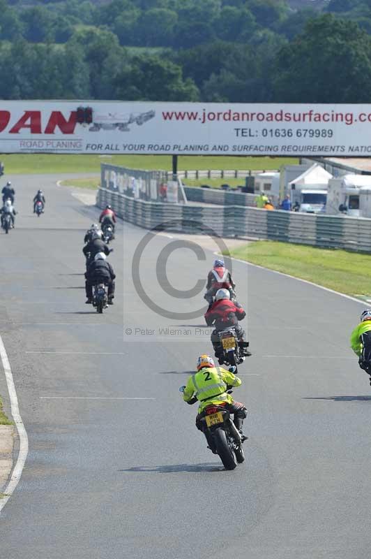 Mallory park Leicestershire;Mallory park photographs;Motorcycle action photographs;classic bikes;event digital images;eventdigitalimages;mallory park;no limits trackday;peter wileman photography;vintage bikes;vintage motorcycles;vmcc festival 1000 bikes
