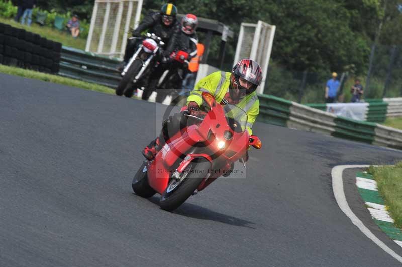 Mallory park Leicestershire;Mallory park photographs;Motorcycle action photographs;classic bikes;event digital images;eventdigitalimages;mallory park;no limits trackday;peter wileman photography;vintage bikes;vintage motorcycles;vmcc festival 1000 bikes