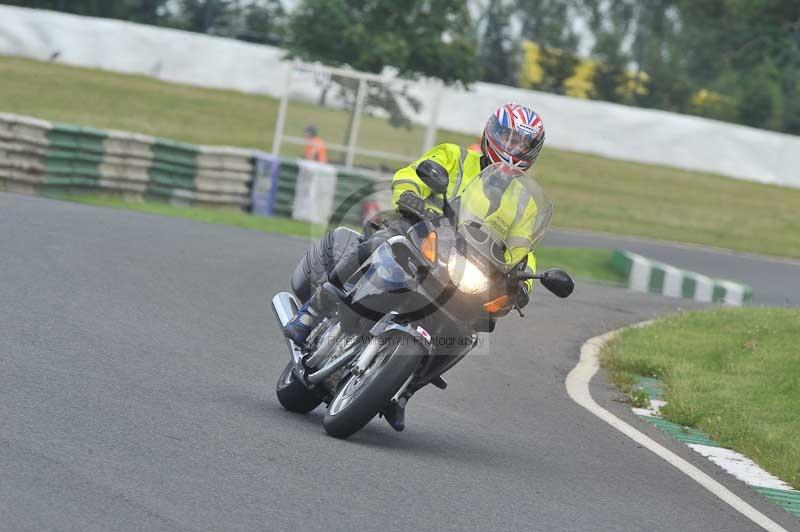 Mallory park Leicestershire;Mallory park photographs;Motorcycle action photographs;classic bikes;event digital images;eventdigitalimages;mallory park;no limits trackday;peter wileman photography;vintage bikes;vintage motorcycles;vmcc festival 1000 bikes