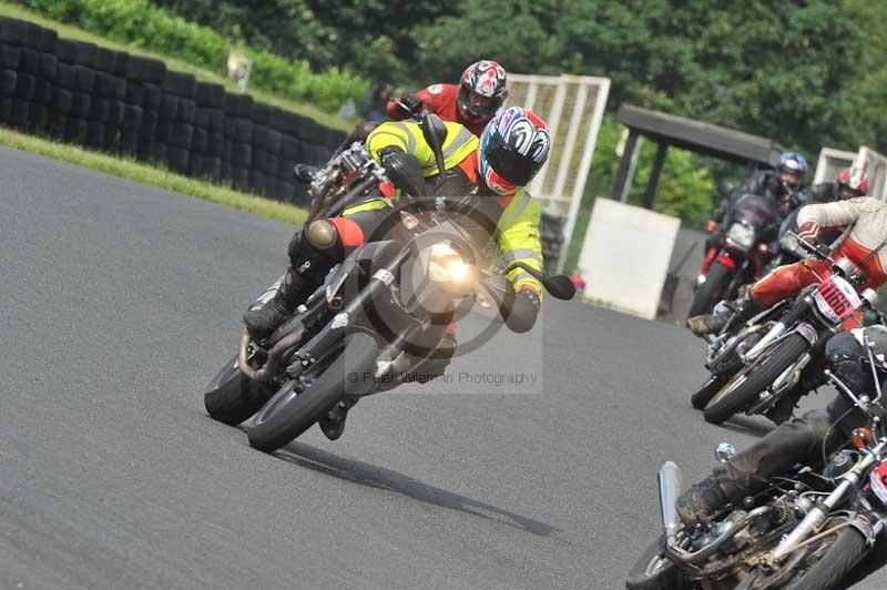 Mallory park Leicestershire;Mallory park photographs;Motorcycle action photographs;classic bikes;event digital images;eventdigitalimages;mallory park;no limits trackday;peter wileman photography;vintage bikes;vintage motorcycles;vmcc festival 1000 bikes