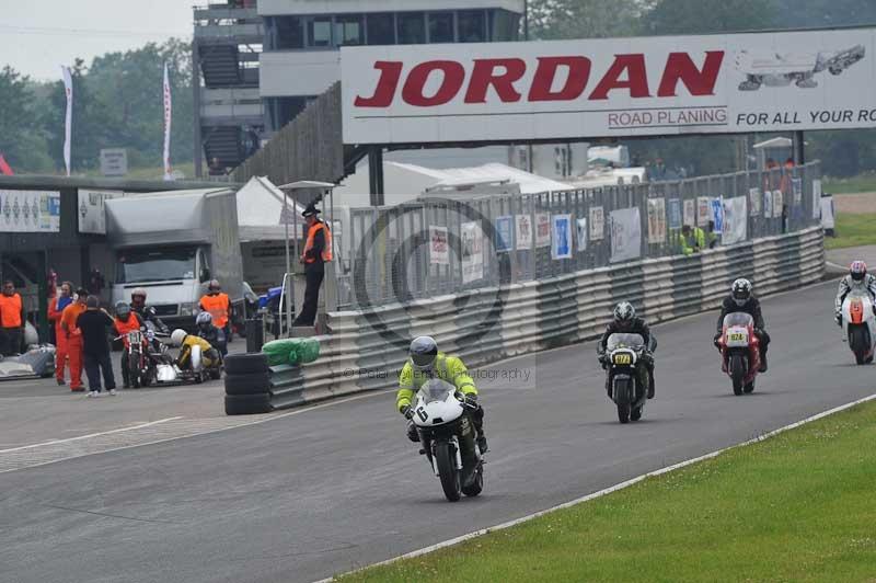 Mallory park Leicestershire;Mallory park photographs;Motorcycle action photographs;classic bikes;event digital images;eventdigitalimages;mallory park;no limits trackday;peter wileman photography;vintage bikes;vintage motorcycles;vmcc festival 1000 bikes