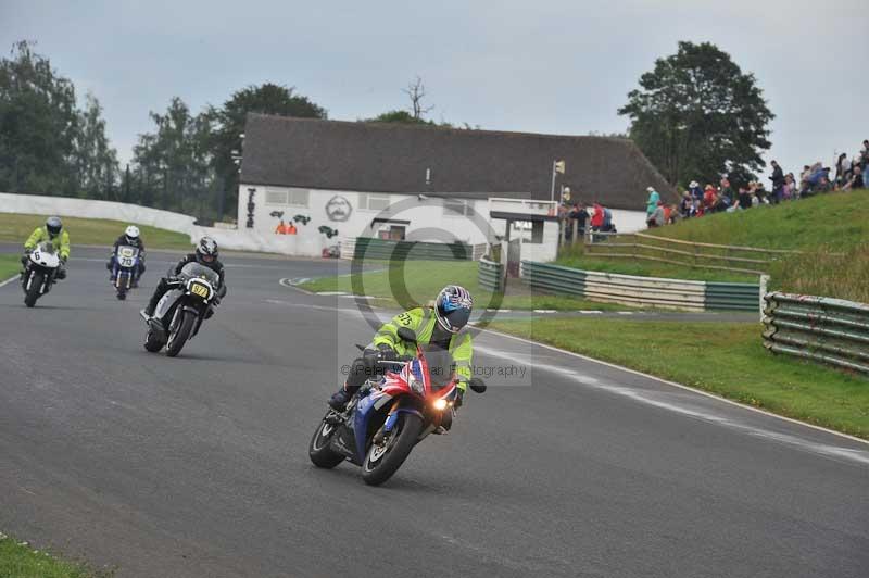 Mallory park Leicestershire;Mallory park photographs;Motorcycle action photographs;classic bikes;event digital images;eventdigitalimages;mallory park;no limits trackday;peter wileman photography;vintage bikes;vintage motorcycles;vmcc festival 1000 bikes
