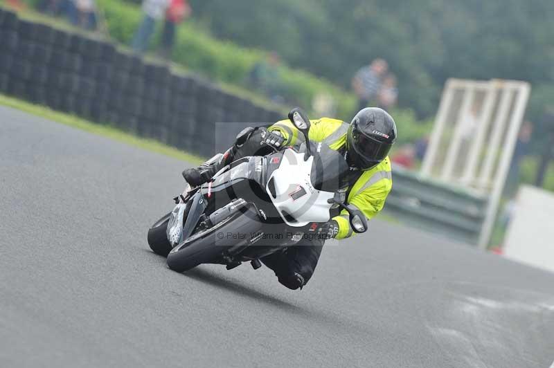 Mallory park Leicestershire;Mallory park photographs;Motorcycle action photographs;classic bikes;event digital images;eventdigitalimages;mallory park;no limits trackday;peter wileman photography;vintage bikes;vintage motorcycles;vmcc festival 1000 bikes