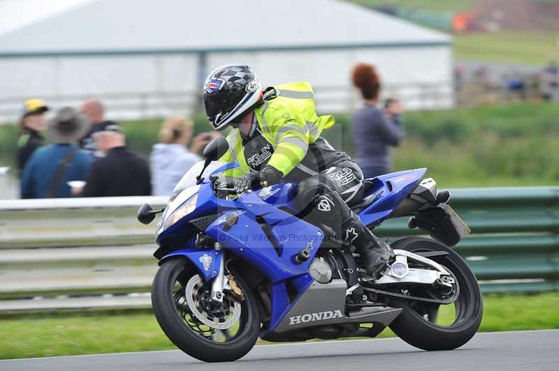 Mallory park Leicestershire;Mallory park photographs;Motorcycle action photographs;classic bikes;event digital images;eventdigitalimages;mallory park;no limits trackday;peter wileman photography;vintage bikes;vintage motorcycles;vmcc festival 1000 bikes