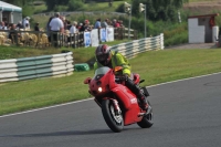 Mallory-park-Leicestershire;Mallory-park-photographs;Motorcycle-action-photographs;classic-bikes;event-digital-images;eventdigitalimages;mallory-park;no-limits-trackday;peter-wileman-photography;vintage-bikes;vintage-motorcycles;vmcc-festival-1000-bikes
