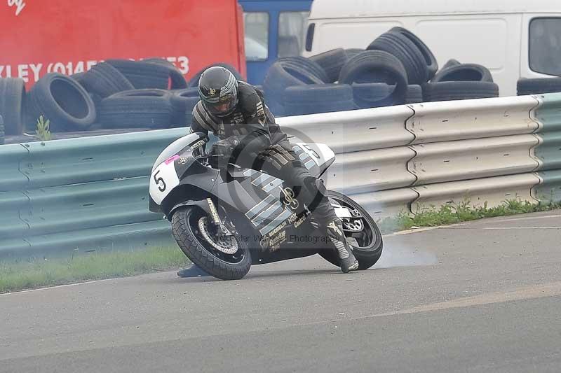 Mallory park Leicestershire;Mallory park photographs;Motorcycle action photographs;classic bikes;event digital images;eventdigitalimages;mallory park;no limits trackday;peter wileman photography;vintage bikes;vintage motorcycles;vmcc festival 1000 bikes