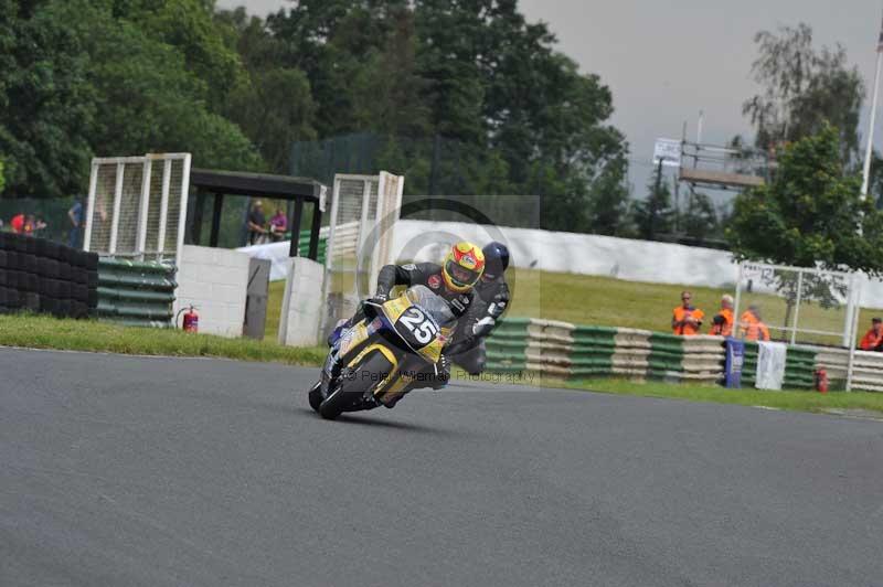 Mallory park Leicestershire;Mallory park photographs;Motorcycle action photographs;classic bikes;event digital images;eventdigitalimages;mallory park;no limits trackday;peter wileman photography;vintage bikes;vintage motorcycles;vmcc festival 1000 bikes