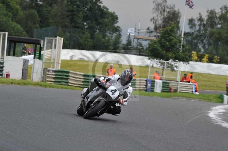 Mallory park Leicestershire;Mallory park photographs;Motorcycle action photographs;classic bikes;event digital images;eventdigitalimages;mallory park;no limits trackday;peter wileman photography;vintage bikes;vintage motorcycles;vmcc festival 1000 bikes
