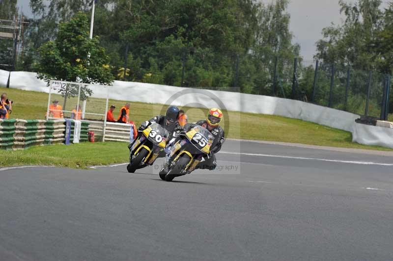 Mallory park Leicestershire;Mallory park photographs;Motorcycle action photographs;classic bikes;event digital images;eventdigitalimages;mallory park;no limits trackday;peter wileman photography;vintage bikes;vintage motorcycles;vmcc festival 1000 bikes