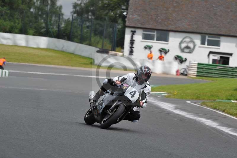 Mallory park Leicestershire;Mallory park photographs;Motorcycle action photographs;classic bikes;event digital images;eventdigitalimages;mallory park;no limits trackday;peter wileman photography;vintage bikes;vintage motorcycles;vmcc festival 1000 bikes