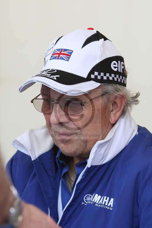 Mallory park Leicestershire;Mallory park photographs;Motorcycle action photographs;classic bikes;event digital images;eventdigitalimages;mallory park;no limits trackday;peter wileman photography;vintage bikes;vintage motorcycles;vmcc festival 1000 bikes