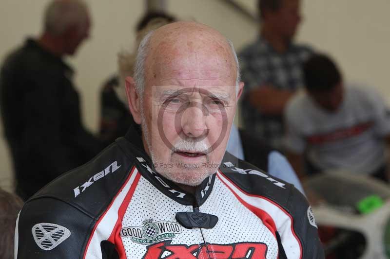 Mallory park Leicestershire;Mallory park photographs;Motorcycle action photographs;classic bikes;event digital images;eventdigitalimages;mallory park;no limits trackday;peter wileman photography;vintage bikes;vintage motorcycles;vmcc festival 1000 bikes