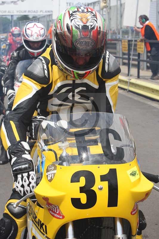 Mallory park Leicestershire;Mallory park photographs;Motorcycle action photographs;classic bikes;event digital images;eventdigitalimages;mallory park;no limits trackday;peter wileman photography;vintage bikes;vintage motorcycles;vmcc festival 1000 bikes