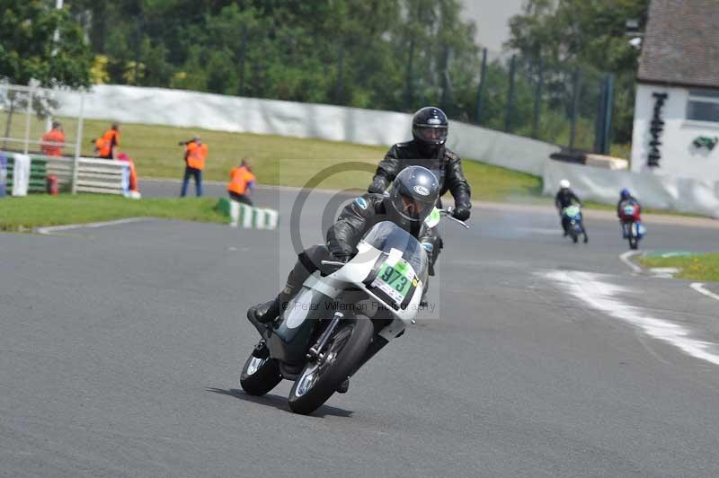 Mallory park Leicestershire;Mallory park photographs;Motorcycle action photographs;classic bikes;event digital images;eventdigitalimages;mallory park;no limits trackday;peter wileman photography;vintage bikes;vintage motorcycles;vmcc festival 1000 bikes