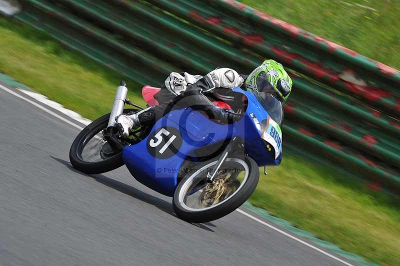 Mallory park Leicestershire;Mallory park photographs;Motorcycle action photographs;classic bikes;event digital images;eventdigitalimages;mallory park;no limits trackday;peter wileman photography;vintage bikes;vintage motorcycles;vmcc festival 1000 bikes
