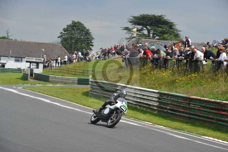 Mallory park Leicestershire;Mallory park photographs;Motorcycle action photographs;classic bikes;event digital images;eventdigitalimages;mallory park;no limits trackday;peter wileman photography;vintage bikes;vintage motorcycles;vmcc festival 1000 bikes