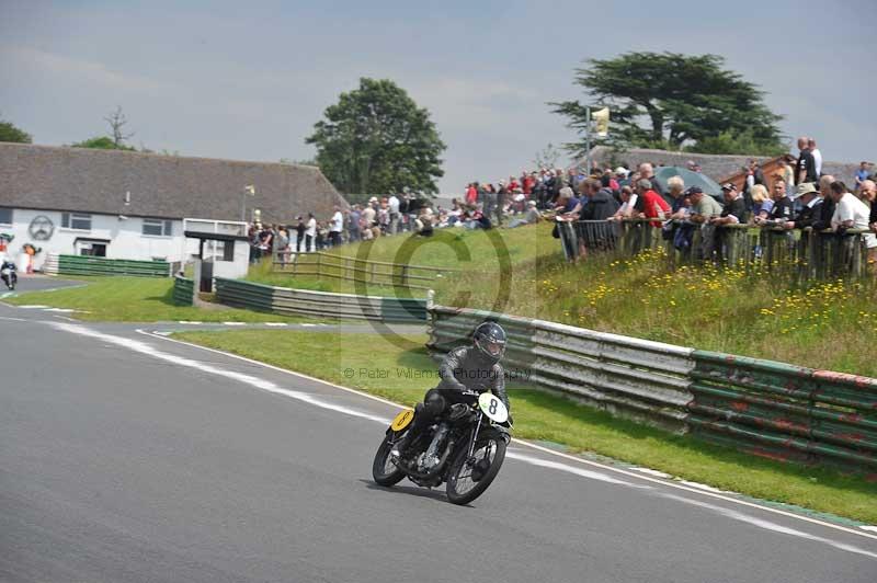 Mallory park Leicestershire;Mallory park photographs;Motorcycle action photographs;classic bikes;event digital images;eventdigitalimages;mallory park;no limits trackday;peter wileman photography;vintage bikes;vintage motorcycles;vmcc festival 1000 bikes