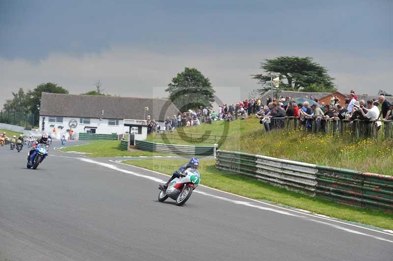 Mallory park Leicestershire;Mallory park photographs;Motorcycle action photographs;classic bikes;event digital images;eventdigitalimages;mallory park;no limits trackday;peter wileman photography;vintage bikes;vintage motorcycles;vmcc festival 1000 bikes