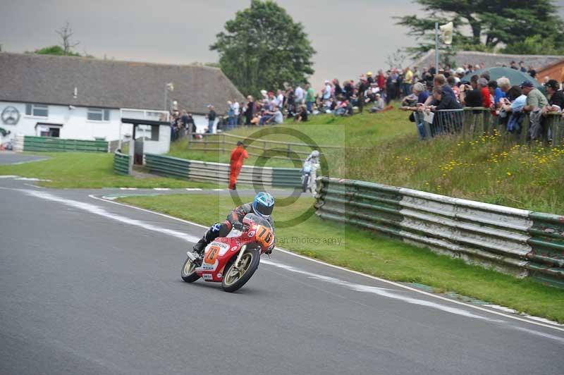 Mallory park Leicestershire;Mallory park photographs;Motorcycle action photographs;classic bikes;event digital images;eventdigitalimages;mallory park;no limits trackday;peter wileman photography;vintage bikes;vintage motorcycles;vmcc festival 1000 bikes