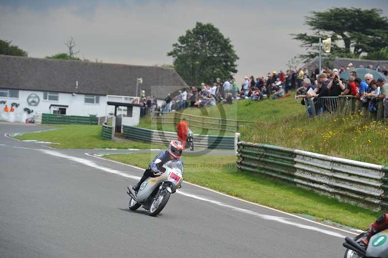 Mallory park Leicestershire;Mallory park photographs;Motorcycle action photographs;classic bikes;event digital images;eventdigitalimages;mallory park;no limits trackday;peter wileman photography;vintage bikes;vintage motorcycles;vmcc festival 1000 bikes