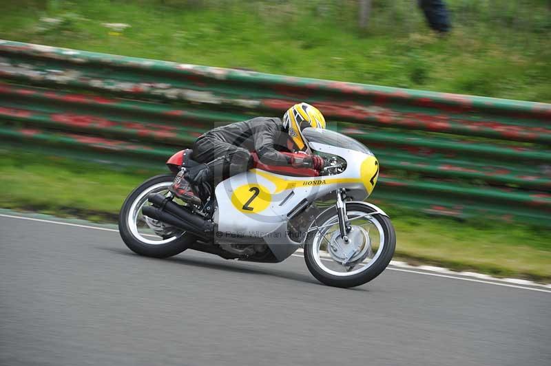 Mallory park Leicestershire;Mallory park photographs;Motorcycle action photographs;classic bikes;event digital images;eventdigitalimages;mallory park;no limits trackday;peter wileman photography;vintage bikes;vintage motorcycles;vmcc festival 1000 bikes