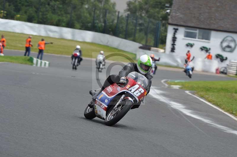 Mallory park Leicestershire;Mallory park photographs;Motorcycle action photographs;classic bikes;event digital images;eventdigitalimages;mallory park;no limits trackday;peter wileman photography;vintage bikes;vintage motorcycles;vmcc festival 1000 bikes