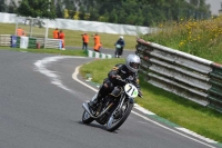 Mallory-park-Leicestershire;Mallory-park-photographs;Motorcycle-action-photographs;classic-bikes;event-digital-images;eventdigitalimages;mallory-park;no-limits-trackday;peter-wileman-photography;vintage-bikes;vintage-motorcycles;vmcc-festival-1000-bikes