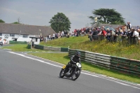 Mallory-park-Leicestershire;Mallory-park-photographs;Motorcycle-action-photographs;classic-bikes;event-digital-images;eventdigitalimages;mallory-park;no-limits-trackday;peter-wileman-photography;vintage-bikes;vintage-motorcycles;vmcc-festival-1000-bikes