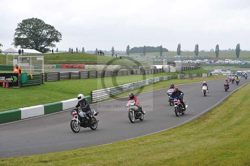 Mallory park Leicestershire;Mallory park photographs;Motorcycle action photographs;classic bikes;event digital images;eventdigitalimages;mallory park;no limits trackday;peter wileman photography;vintage bikes;vintage motorcycles;vmcc festival 1000 bikes