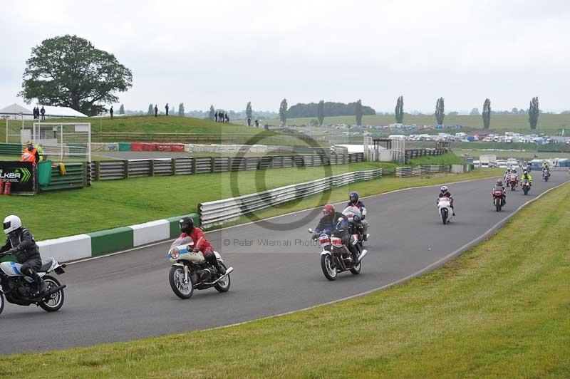 Mallory park Leicestershire;Mallory park photographs;Motorcycle action photographs;classic bikes;event digital images;eventdigitalimages;mallory park;no limits trackday;peter wileman photography;vintage bikes;vintage motorcycles;vmcc festival 1000 bikes