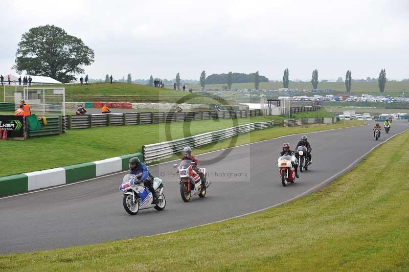 Mallory park Leicestershire;Mallory park photographs;Motorcycle action photographs;classic bikes;event digital images;eventdigitalimages;mallory park;no limits trackday;peter wileman photography;vintage bikes;vintage motorcycles;vmcc festival 1000 bikes
