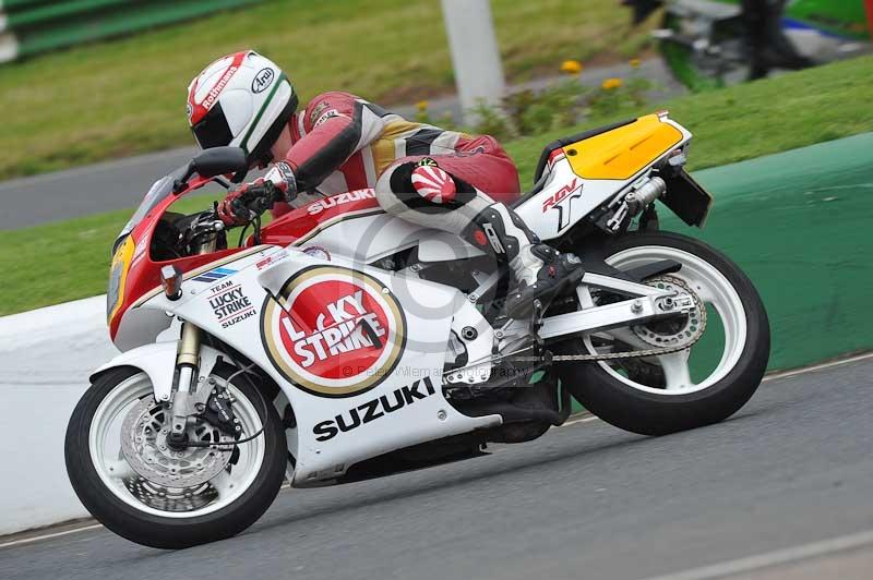 Mallory park Leicestershire;Mallory park photographs;Motorcycle action photographs;classic bikes;event digital images;eventdigitalimages;mallory park;no limits trackday;peter wileman photography;vintage bikes;vintage motorcycles;vmcc festival 1000 bikes