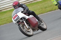 Mallory-park-Leicestershire;Mallory-park-photographs;Motorcycle-action-photographs;classic-bikes;event-digital-images;eventdigitalimages;mallory-park;no-limits-trackday;peter-wileman-photography;vintage-bikes;vintage-motorcycles;vmcc-festival-1000-bikes