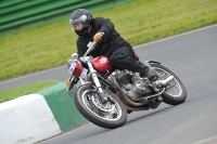 Mallory-park-Leicestershire;Mallory-park-photographs;Motorcycle-action-photographs;classic-bikes;event-digital-images;eventdigitalimages;mallory-park;no-limits-trackday;peter-wileman-photography;vintage-bikes;vintage-motorcycles;vmcc-festival-1000-bikes