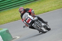 Mallory-park-Leicestershire;Mallory-park-photographs;Motorcycle-action-photographs;classic-bikes;event-digital-images;eventdigitalimages;mallory-park;no-limits-trackday;peter-wileman-photography;vintage-bikes;vintage-motorcycles;vmcc-festival-1000-bikes