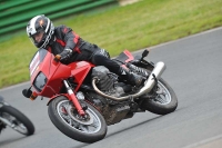 Mallory-park-Leicestershire;Mallory-park-photographs;Motorcycle-action-photographs;classic-bikes;event-digital-images;eventdigitalimages;mallory-park;no-limits-trackday;peter-wileman-photography;vintage-bikes;vintage-motorcycles;vmcc-festival-1000-bikes