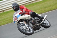 Mallory-park-Leicestershire;Mallory-park-photographs;Motorcycle-action-photographs;classic-bikes;event-digital-images;eventdigitalimages;mallory-park;no-limits-trackday;peter-wileman-photography;vintage-bikes;vintage-motorcycles;vmcc-festival-1000-bikes