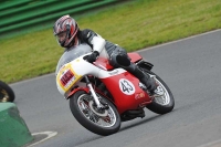 Mallory-park-Leicestershire;Mallory-park-photographs;Motorcycle-action-photographs;classic-bikes;event-digital-images;eventdigitalimages;mallory-park;no-limits-trackday;peter-wileman-photography;vintage-bikes;vintage-motorcycles;vmcc-festival-1000-bikes