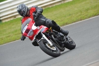 Mallory-park-Leicestershire;Mallory-park-photographs;Motorcycle-action-photographs;classic-bikes;event-digital-images;eventdigitalimages;mallory-park;no-limits-trackday;peter-wileman-photography;vintage-bikes;vintage-motorcycles;vmcc-festival-1000-bikes