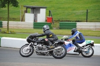 Mallory-park-Leicestershire;Mallory-park-photographs;Motorcycle-action-photographs;classic-bikes;event-digital-images;eventdigitalimages;mallory-park;no-limits-trackday;peter-wileman-photography;vintage-bikes;vintage-motorcycles;vmcc-festival-1000-bikes