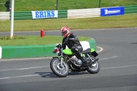 Mallory-park-Leicestershire;Mallory-park-photographs;Motorcycle-action-photographs;classic-bikes;event-digital-images;eventdigitalimages;mallory-park;no-limits-trackday;peter-wileman-photography;vintage-bikes;vintage-motorcycles;vmcc-festival-1000-bikes