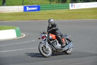 Mallory-park-Leicestershire;Mallory-park-photographs;Motorcycle-action-photographs;classic-bikes;event-digital-images;eventdigitalimages;mallory-park;no-limits-trackday;peter-wileman-photography;vintage-bikes;vintage-motorcycles;vmcc-festival-1000-bikes