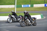 Mallory-park-Leicestershire;Mallory-park-photographs;Motorcycle-action-photographs;classic-bikes;event-digital-images;eventdigitalimages;mallory-park;no-limits-trackday;peter-wileman-photography;vintage-bikes;vintage-motorcycles;vmcc-festival-1000-bikes