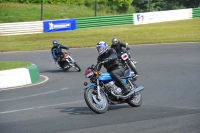 Mallory-park-Leicestershire;Mallory-park-photographs;Motorcycle-action-photographs;classic-bikes;event-digital-images;eventdigitalimages;mallory-park;no-limits-trackday;peter-wileman-photography;vintage-bikes;vintage-motorcycles;vmcc-festival-1000-bikes