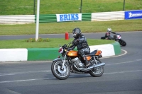 Mallory-park-Leicestershire;Mallory-park-photographs;Motorcycle-action-photographs;classic-bikes;event-digital-images;eventdigitalimages;mallory-park;no-limits-trackday;peter-wileman-photography;vintage-bikes;vintage-motorcycles;vmcc-festival-1000-bikes