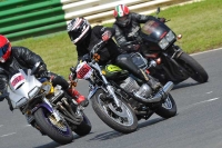 Mallory-park-Leicestershire;Mallory-park-photographs;Motorcycle-action-photographs;classic-bikes;event-digital-images;eventdigitalimages;mallory-park;no-limits-trackday;peter-wileman-photography;vintage-bikes;vintage-motorcycles;vmcc-festival-1000-bikes